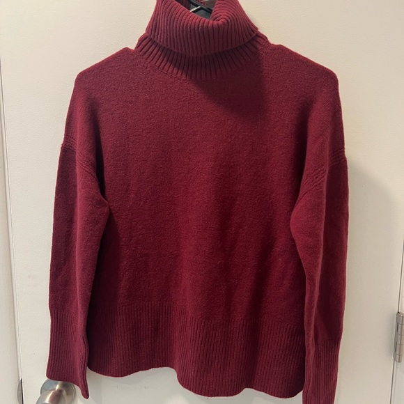 JCrew Turtleneck sweater in Supersoft yarn - Picture 2 of 4